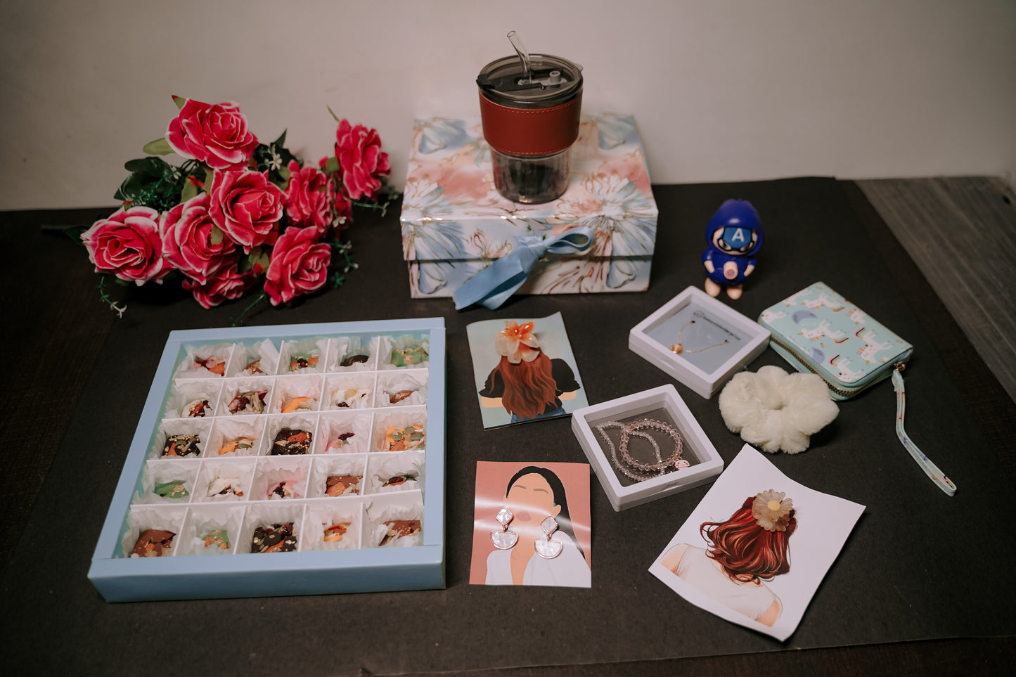 RAKHI HAMPER – TRENDY TREASURES PACK